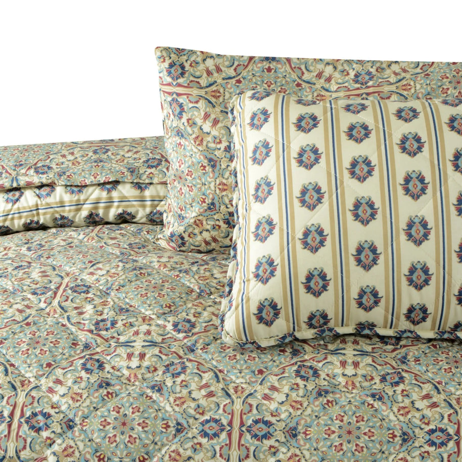 Quiet Courtyard Comfort Set -