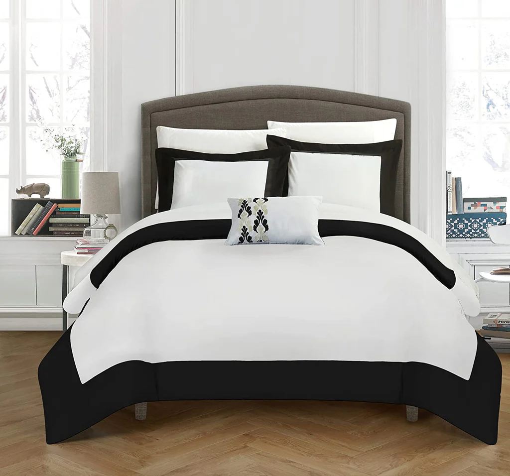 Still Edge Duvet Set - King / White & Black