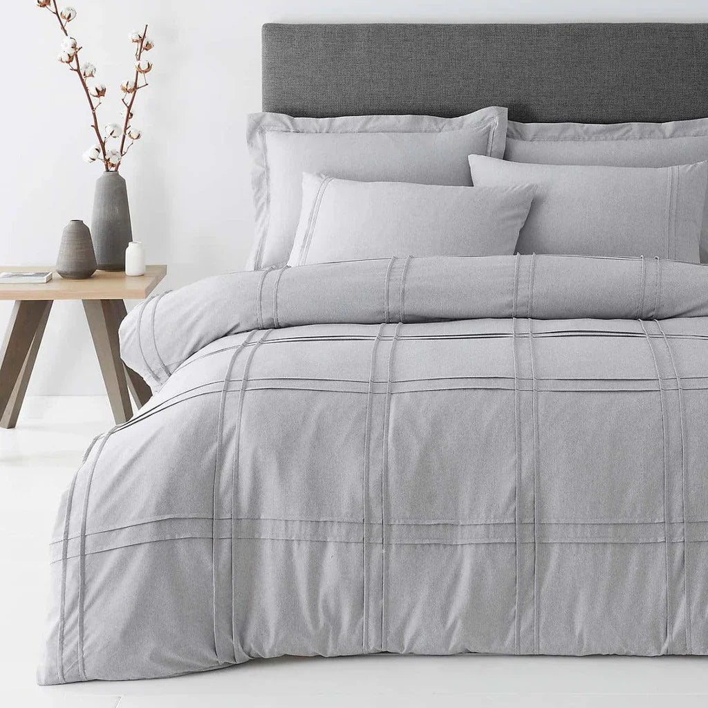 New Luxury Box Pleated Duvet Set - King / Grey