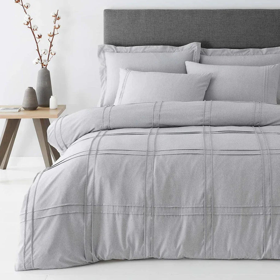 New Luxury Box Pleated Duvet Set - King / Grey