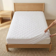 Waterproof quilted mattress protector