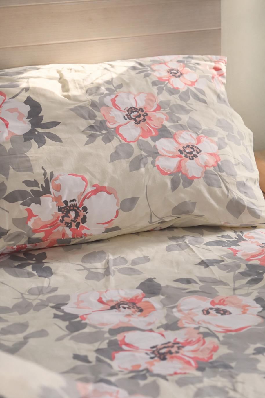 Blush Meadow Single Bedsheet -