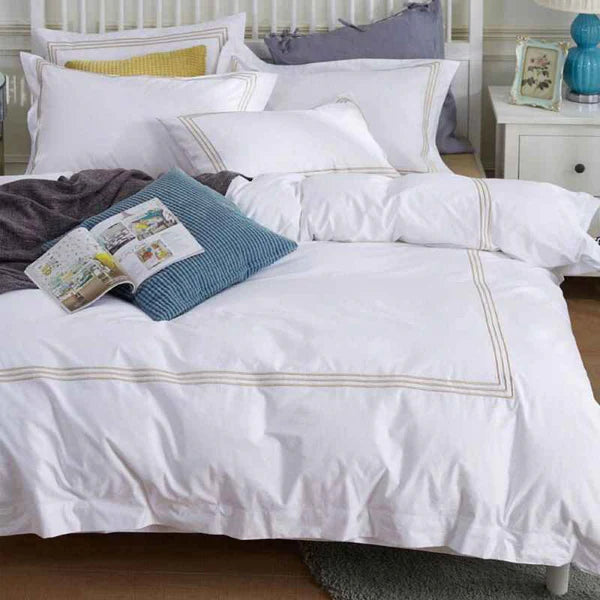 Triple Stitch Baratta Duvet Set - King / White & Golden